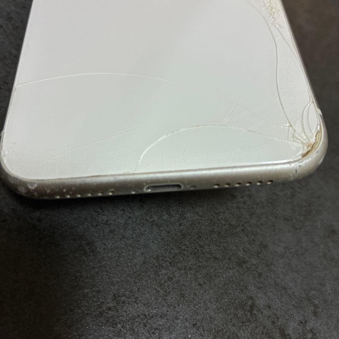 iPhone11 128GB 画面割れあり、背面割れあり