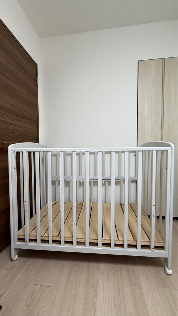 カトージ　ベビーベッド キャスター付き 楽天市場】ベビーベッド 折りたたみ レギュラーサイズ 木製 床板すのこ