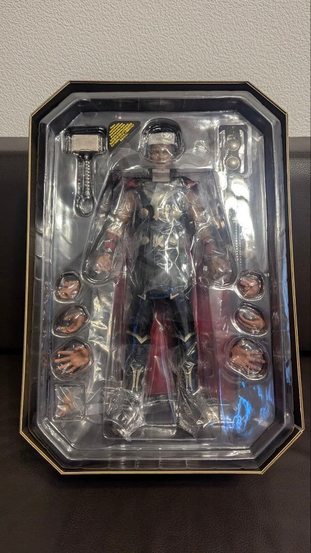 HotToys 限定版 1/6 マイティ・ソー ライトアーマー版 ほぼ未使用