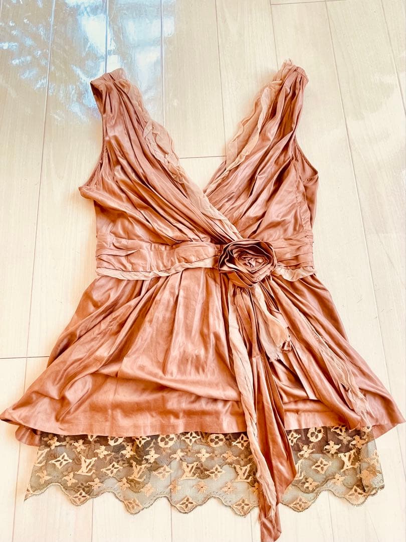 ヴィトン Louis Vuitton モノグラム トップス　キャミソール ルイヴィトン》ドップ・キット ポーチ モノグラム ダミエ (Louis