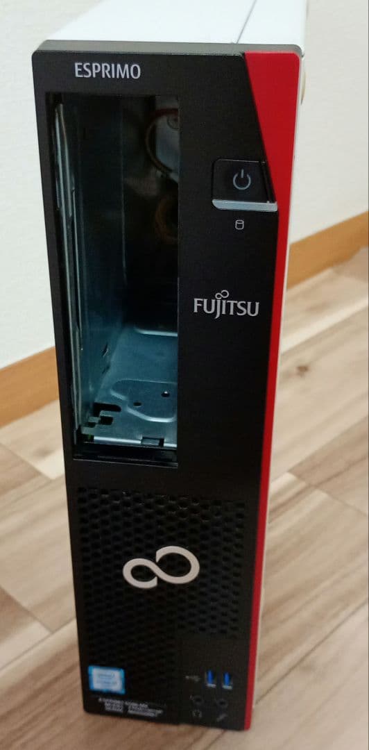 ジャンクPC 本体のみ 中身ほとんどなし。fujitsu D586 - メルカリ
