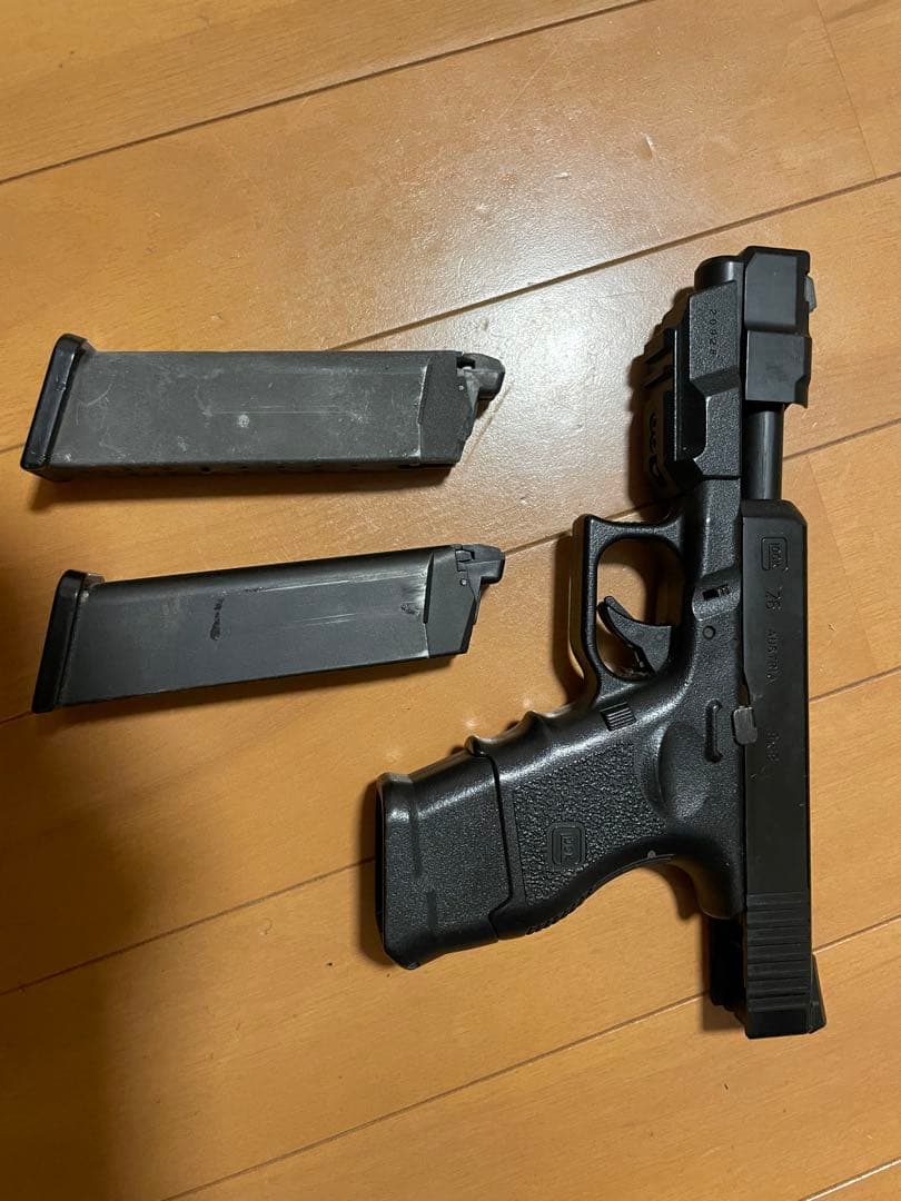 Glock ガスガン ブラック 2マガジン付き Glock ガスガン ブラック 2マガジン付き 楽天市場】ガスガン グロック