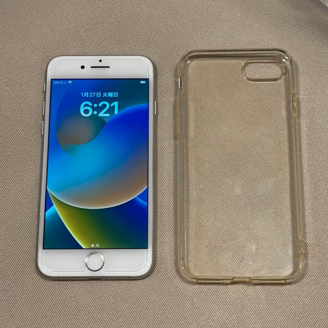 【美品】 iPhone8 ホワイト64GB SIMロック解除済クリアケース付 iPhone 8 【SIMロック解除済】Apple SE（第2世代）MHGQ3J/A A2296