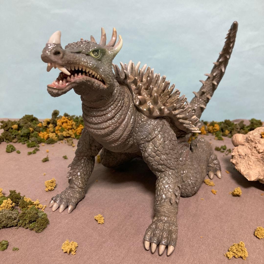 アンギラス　マーミットソフビ　組み立て完成品　カスタム・塗装済み Amazon | アンギラス 1／250 ソフビキット復刻版 1/250スケール