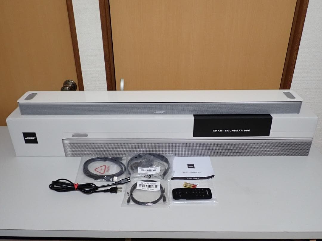 Bose Smart Soundbar 900 ホワイト　中古美品 Bose Smart Soundbar 900 TV Wireless Bluetooth Surround Sound