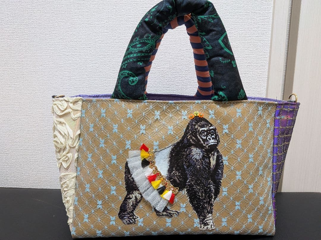 トートバッグ（週末限定お値下げ） 軽量／A4サイズ対応】サフィアーノ調3層トートバッグ （トートバッグ