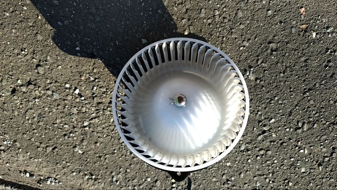 ランクル80 ブロアモーター新古品 ランクル80 ブロアモーター HZJ81V FJ80G FZJ80G HDJ81V ヒーター