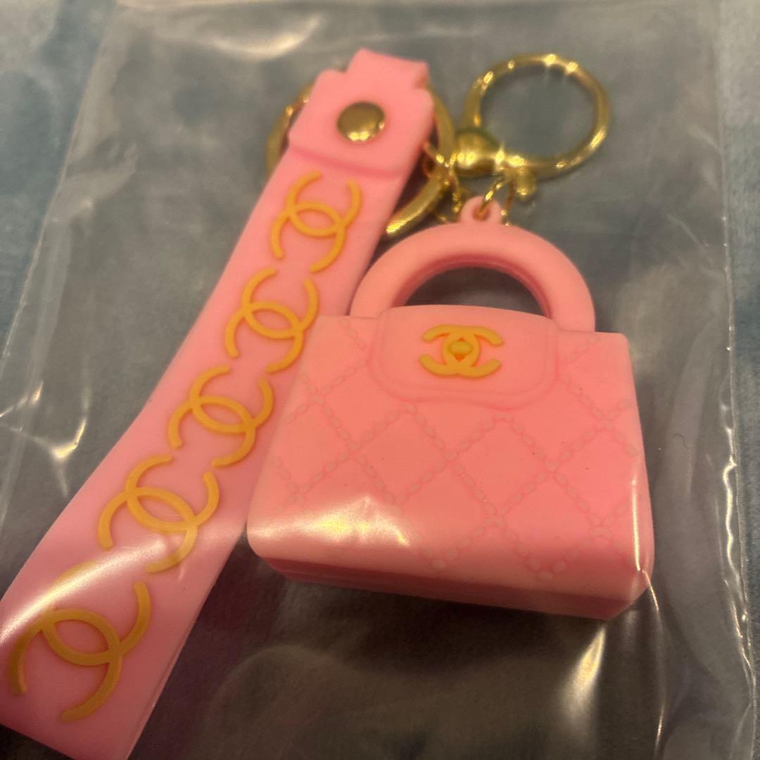 CHANEL ミニバッグ型キーホルダー 非売品 - メルカリ