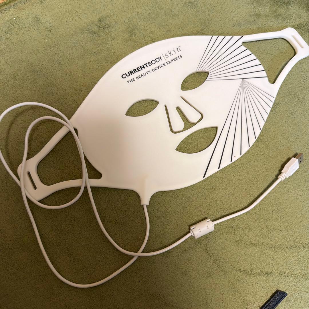 美顔器　　カレントボディースキン セレブ愛用の目元ケア美顔器【カレントボディスキンLEDアイパーフェク