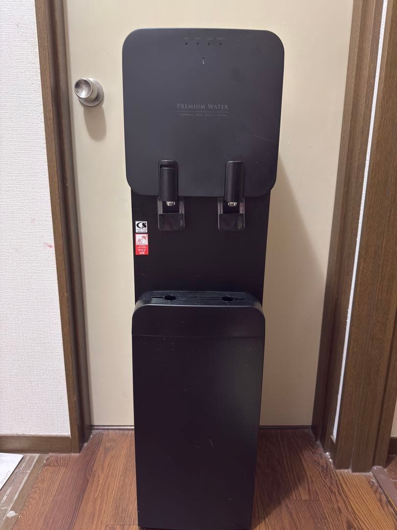 【値下げ】プレミアムウォーター ウォーターサーバー famfit famfit（ファムフィット）｜天然水ウォーターサーバーはプレミアム