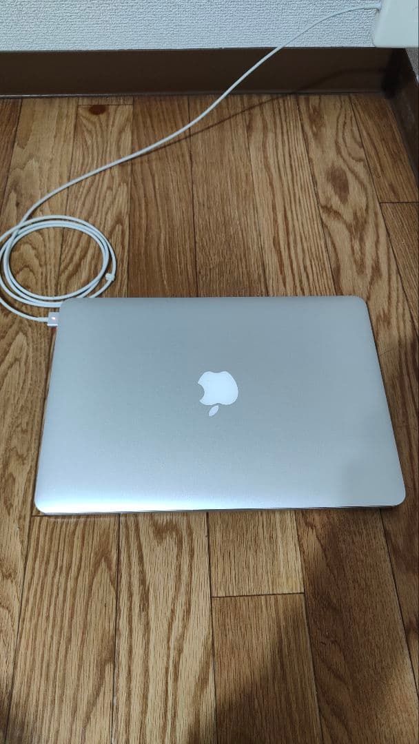 古いMacBookPro Apple MacBook Pro 15-inch Glossy June 2006 2GHz Intel Core Duo