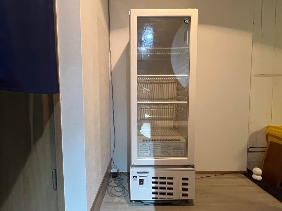 I*侍様 ホシザキ業務用冷蔵庫ショーケース スライド扉 白 USB-50BTL2 ホシザキ（HOSHIZAKI） （新品）ホシザキ 冷蔵ショーケース 136L 幅485