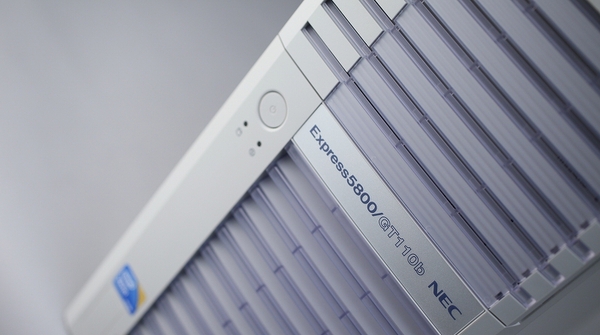 ASCII.jp：4万円台から買えるサーバー、NEC「GT110b」を試す (1/4)