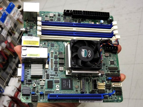 ASCII.jp：8コア「Xeon D-1541」！ 10ギガビットLAN×2のMini-ITXマザー