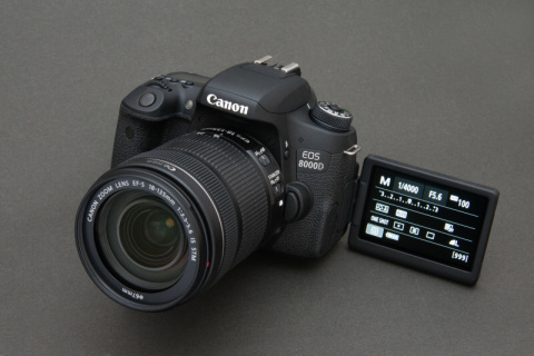 新製品レビュー：キヤノンEOS 8000D（外観・機能編） - デジカメ Watch