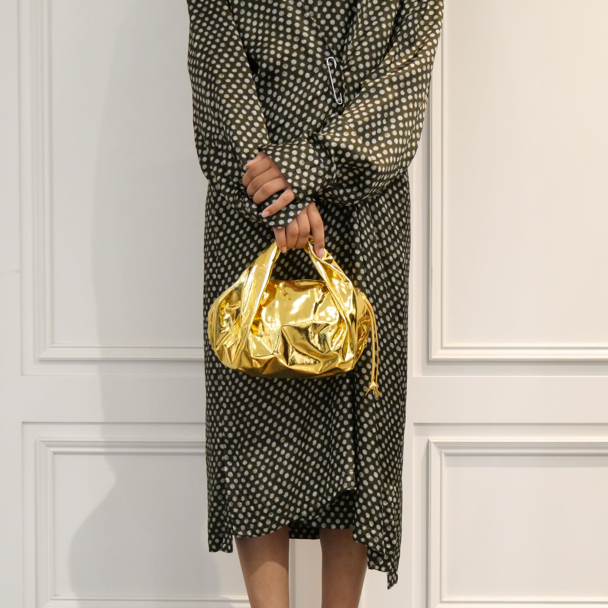 正規品・送料無料】Dries Van Noten / gold twist bag | BOLS・1987