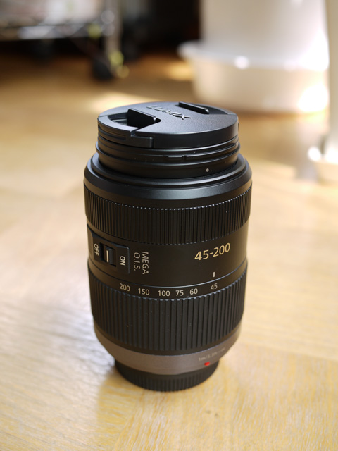 マイクロフォーサーズ対応望遠レンズ LUMIX G VARIO 45-200mm/F4.5-5.6
