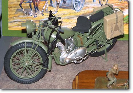 1/9 トライアンフ 3HW WWII 軍用バイク | HLJ.co.jp