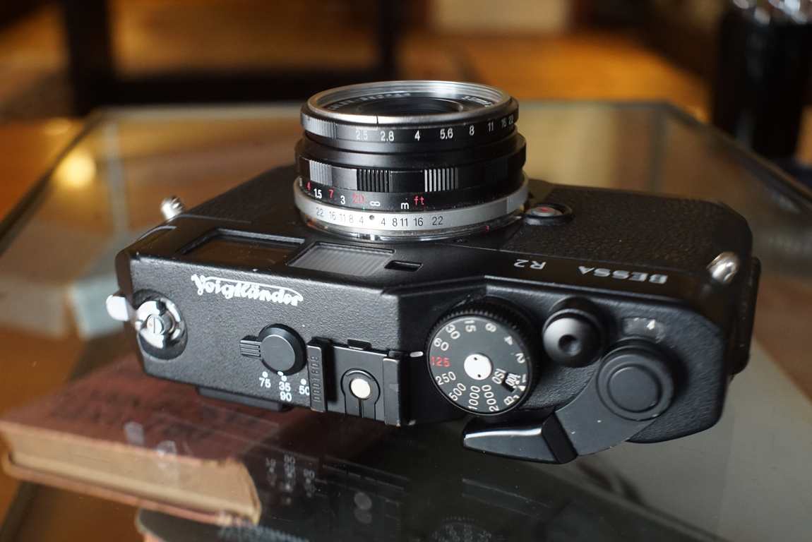Voigtlander Bessa R2 + Color-Skopar 35mm F/2.5 MC LTM lens with